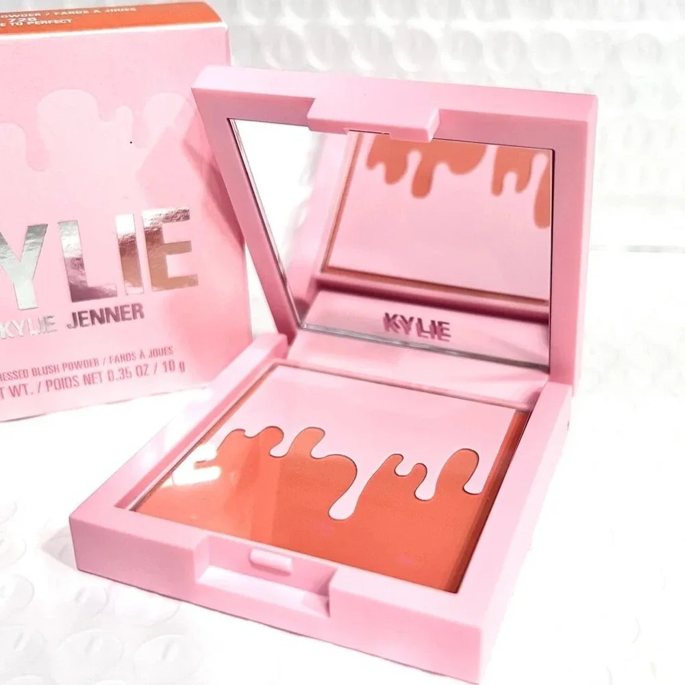 Kylie Jenner Pressed Blush Powder in Mirrored Compact - 726 Close to Perfect NIB